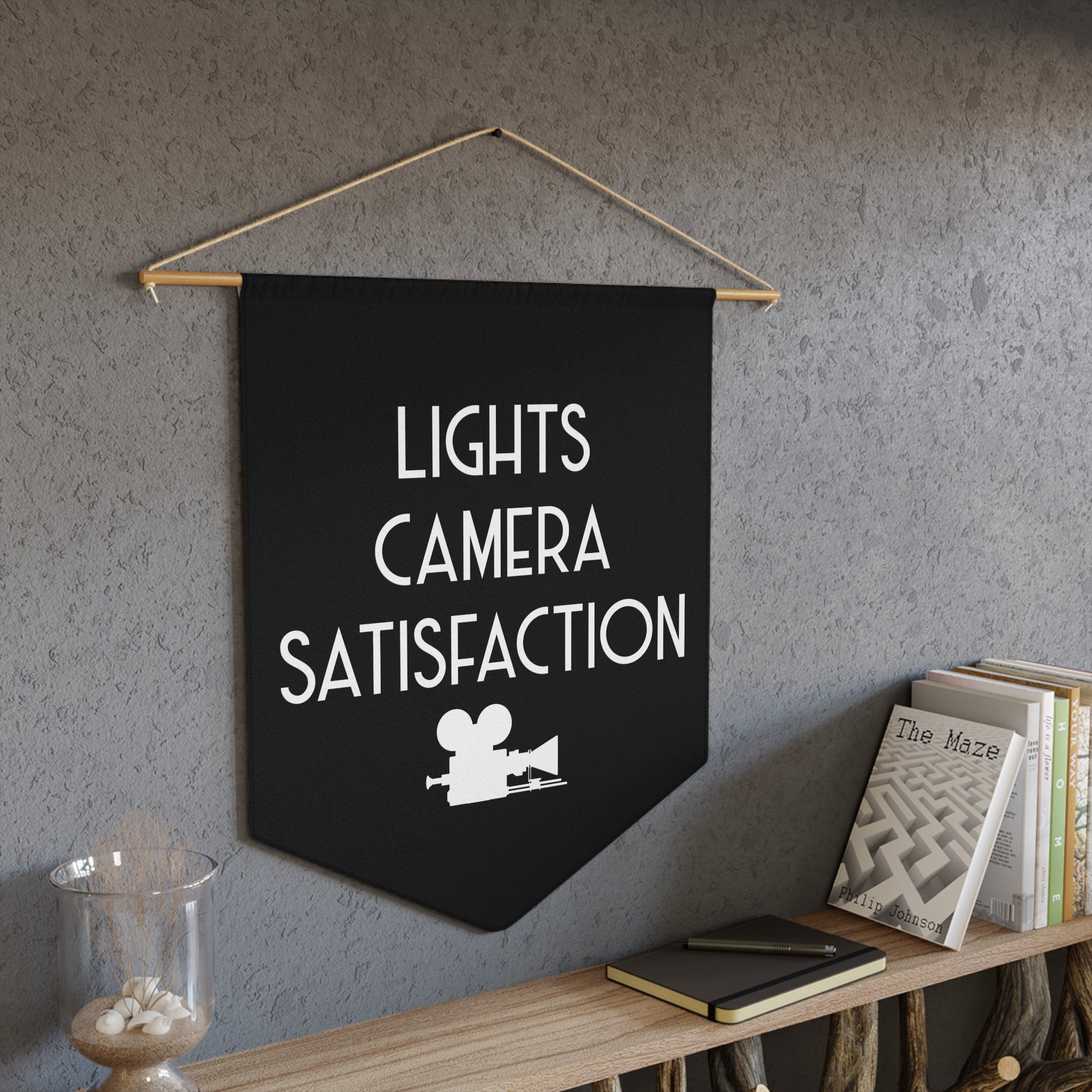 Light Camera Satisfaction Cassic Pennant